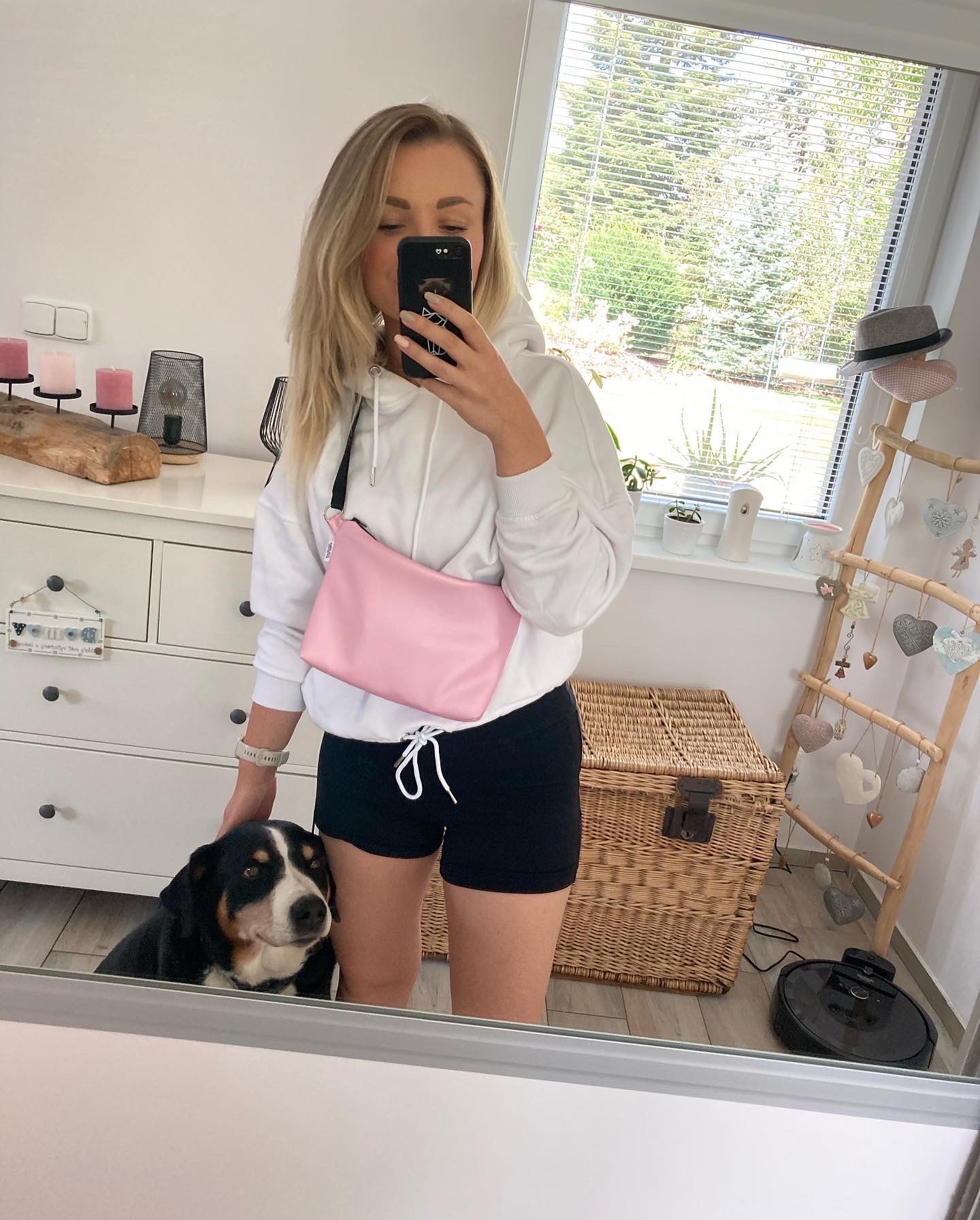 Crossbody Simplicity (Pastel Pink)