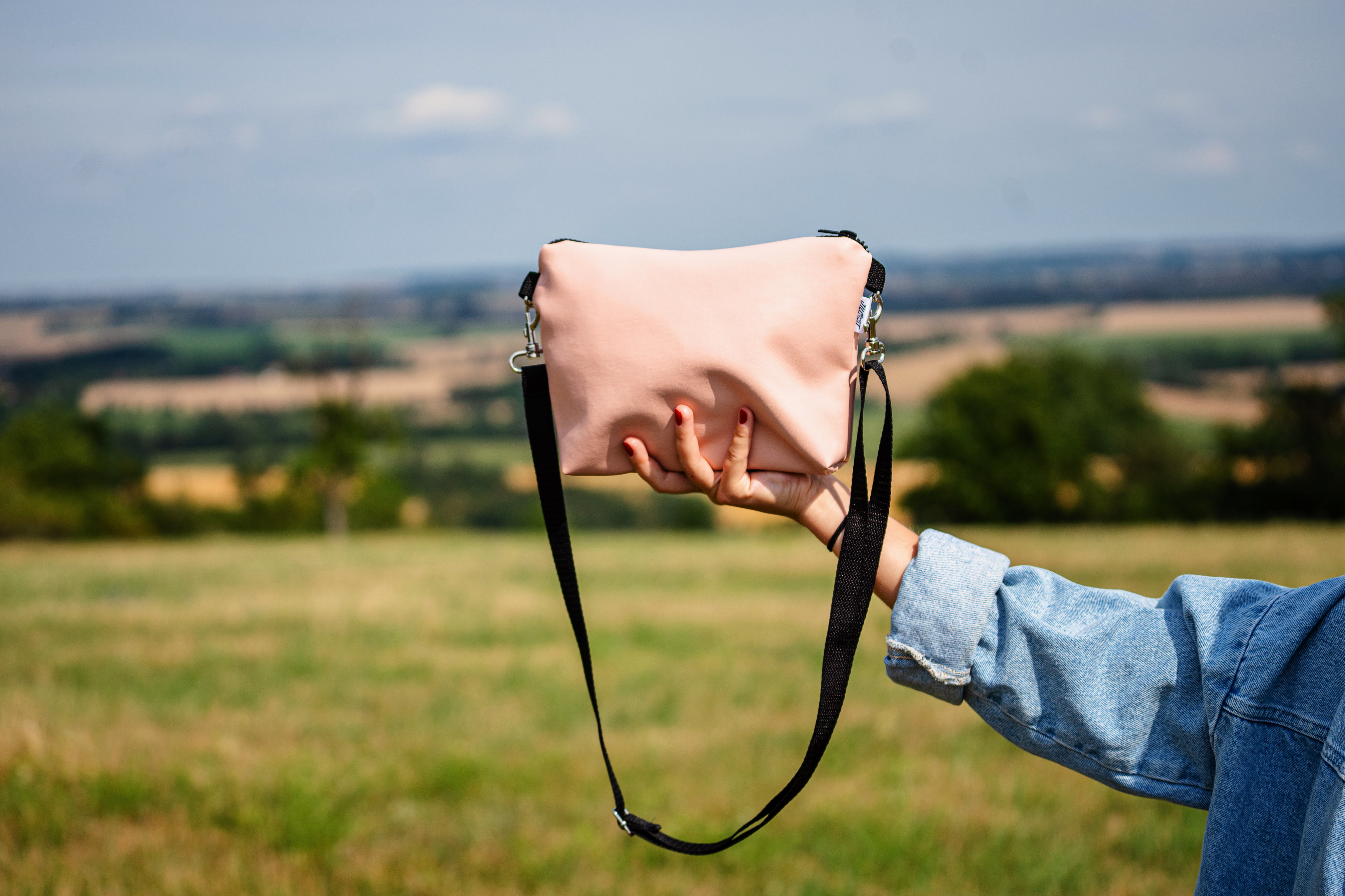 Crossbody Simplicity (Pink blush)