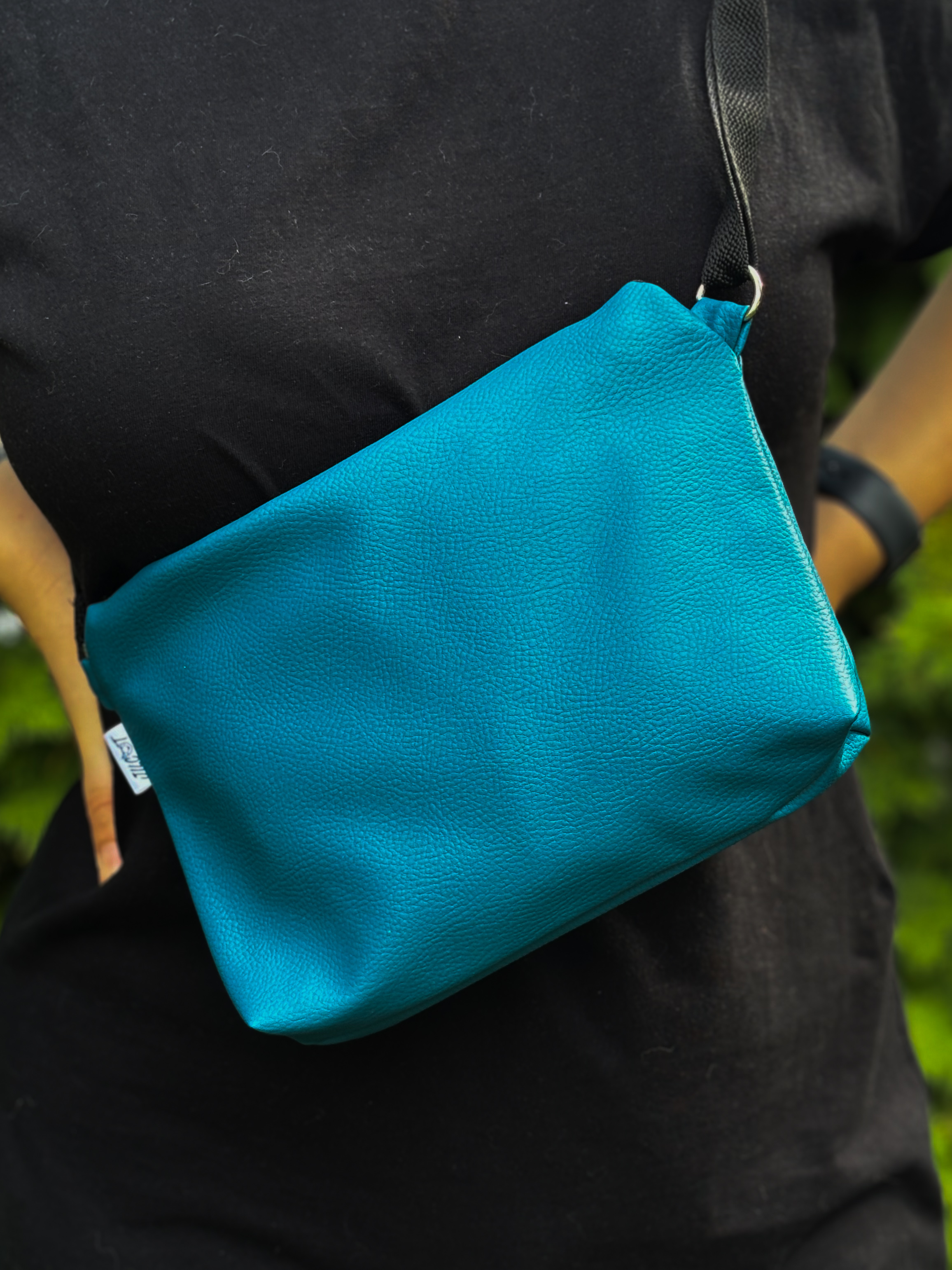 Crossbody Simplicity (Petrolejová)