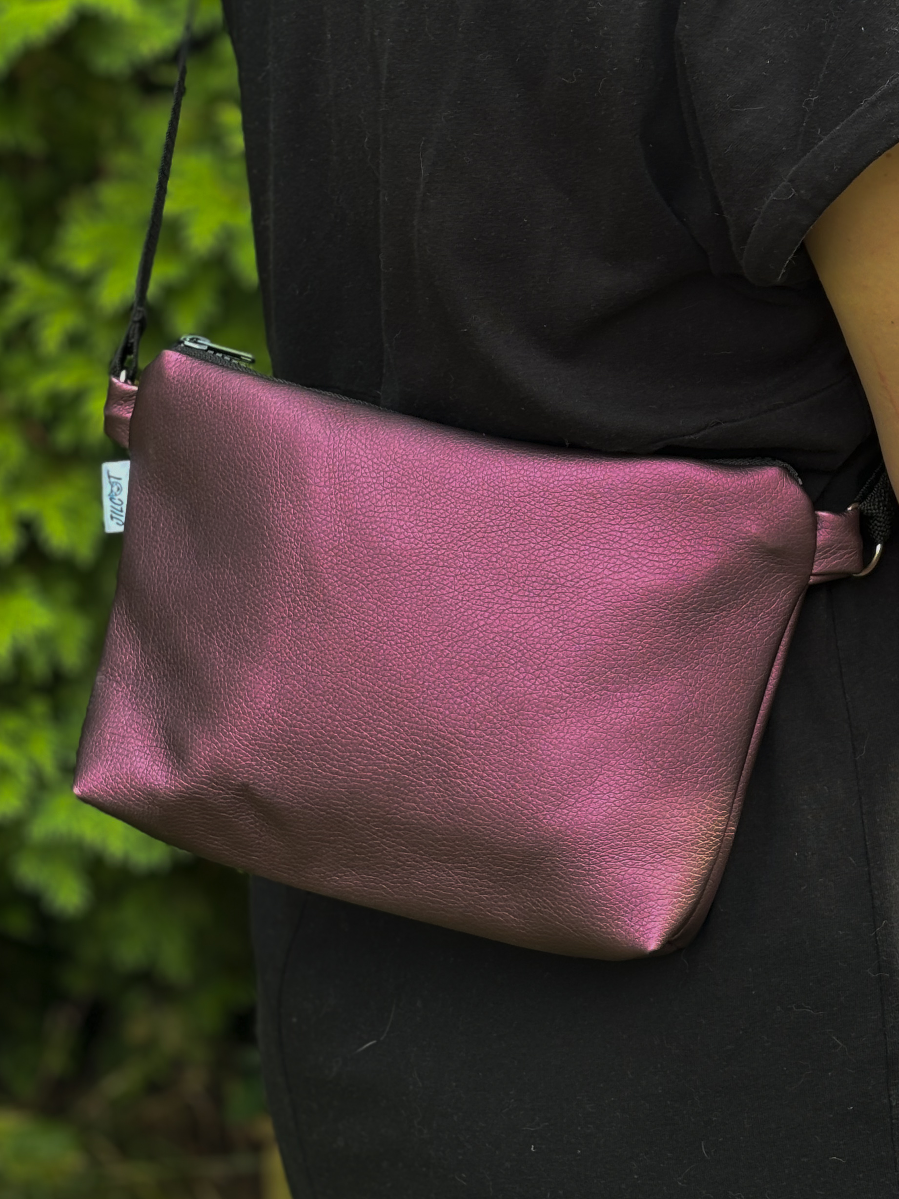 Crossbody Simplicity (Vínová)