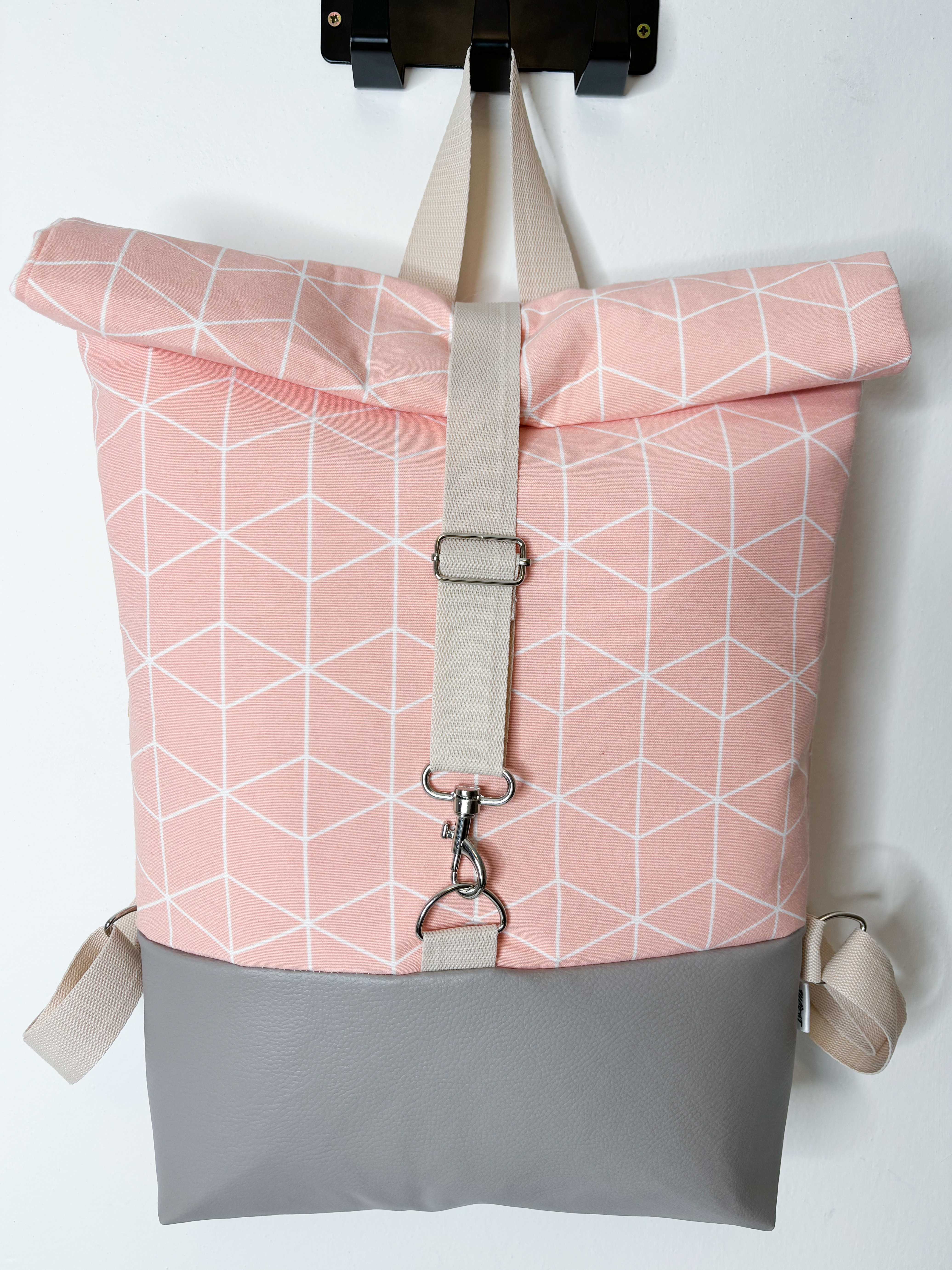 Jilcat rolovací batoh (meruňková geometrie)