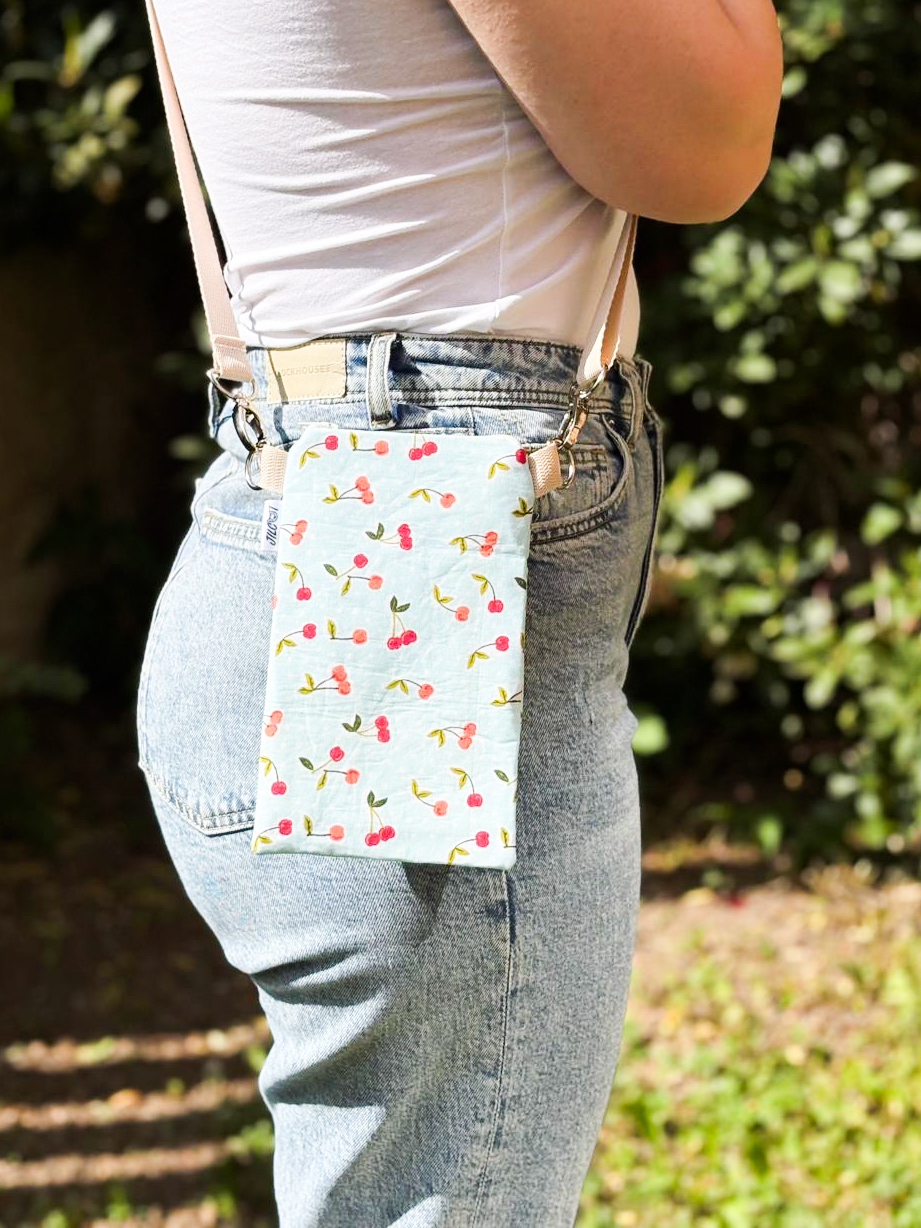 Crossbody na mobil (Třešně)