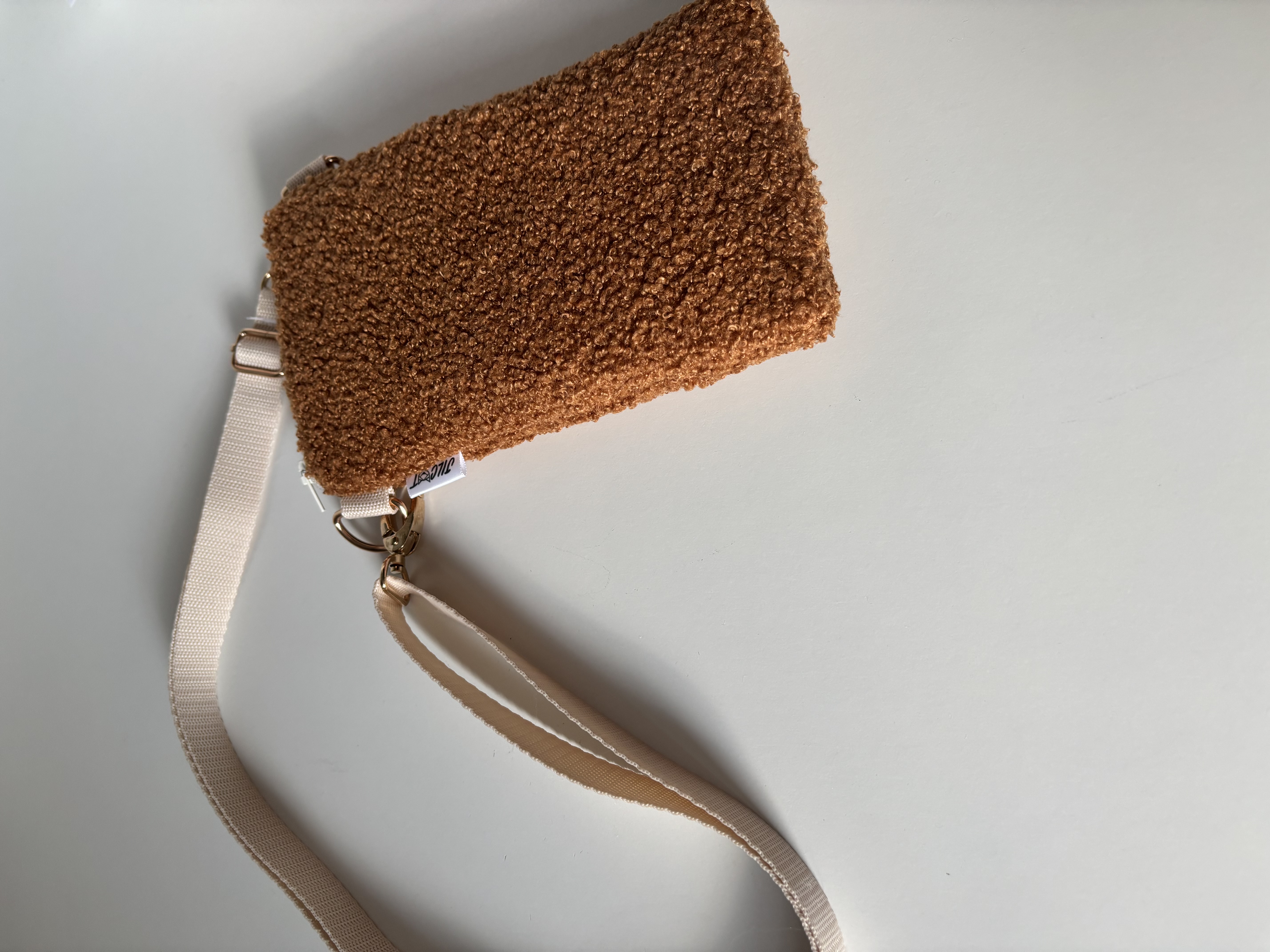 Teddy Crossbody na mobil (Hnědá)