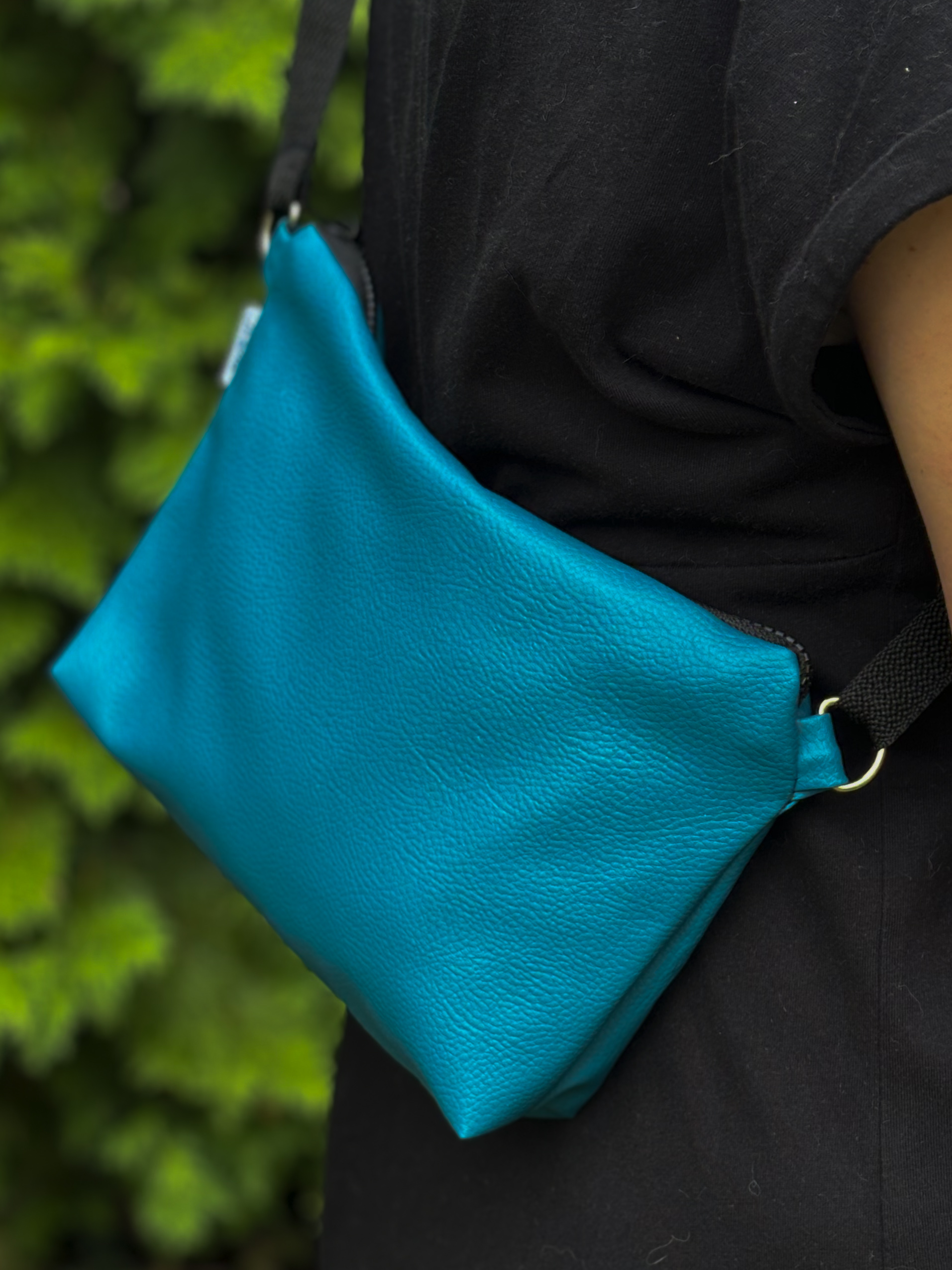 Crossbody Simplicity (Petrolejová)