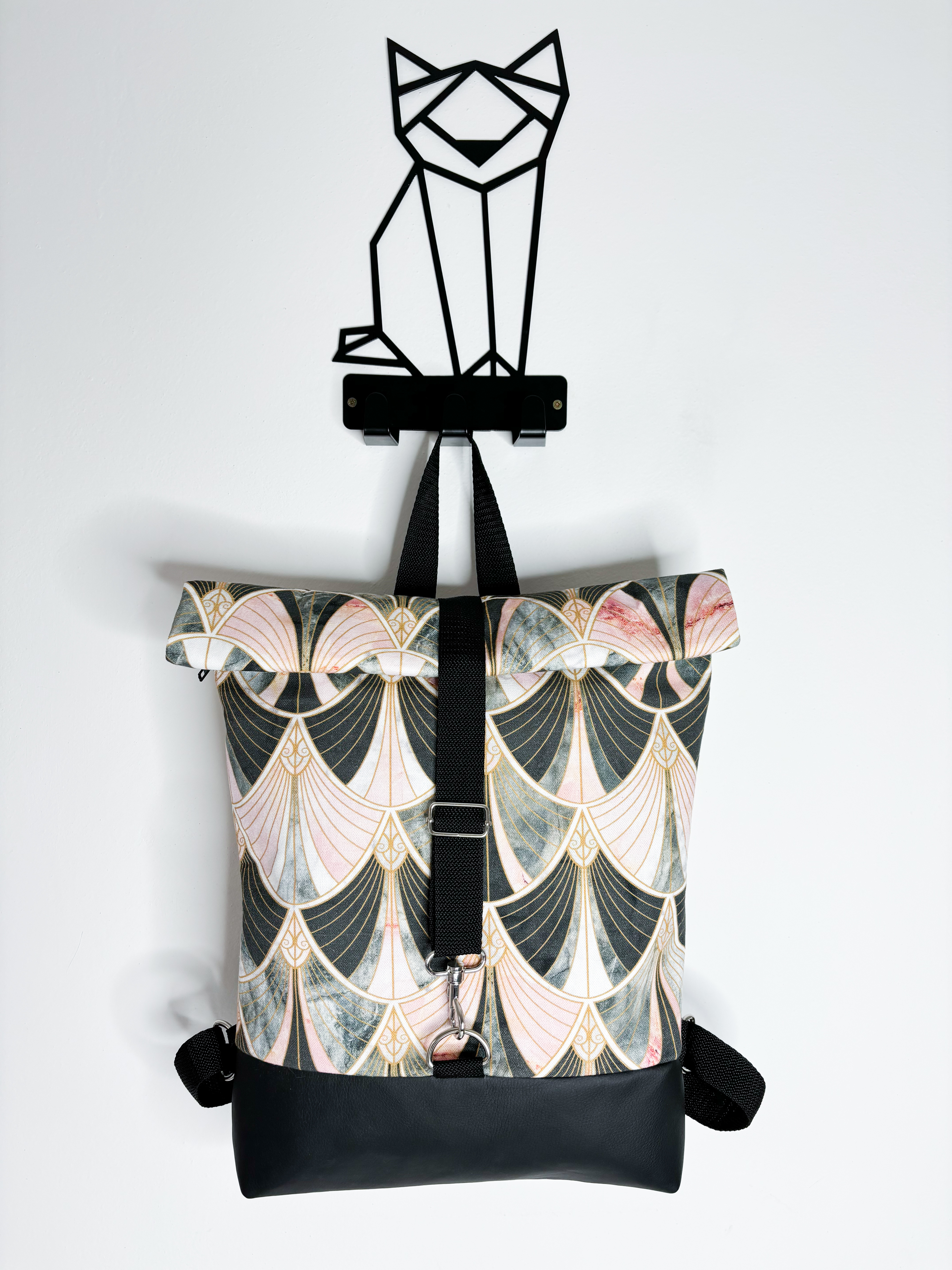 Jilcat rolovací batoh (Ornamenty + černá koženka)