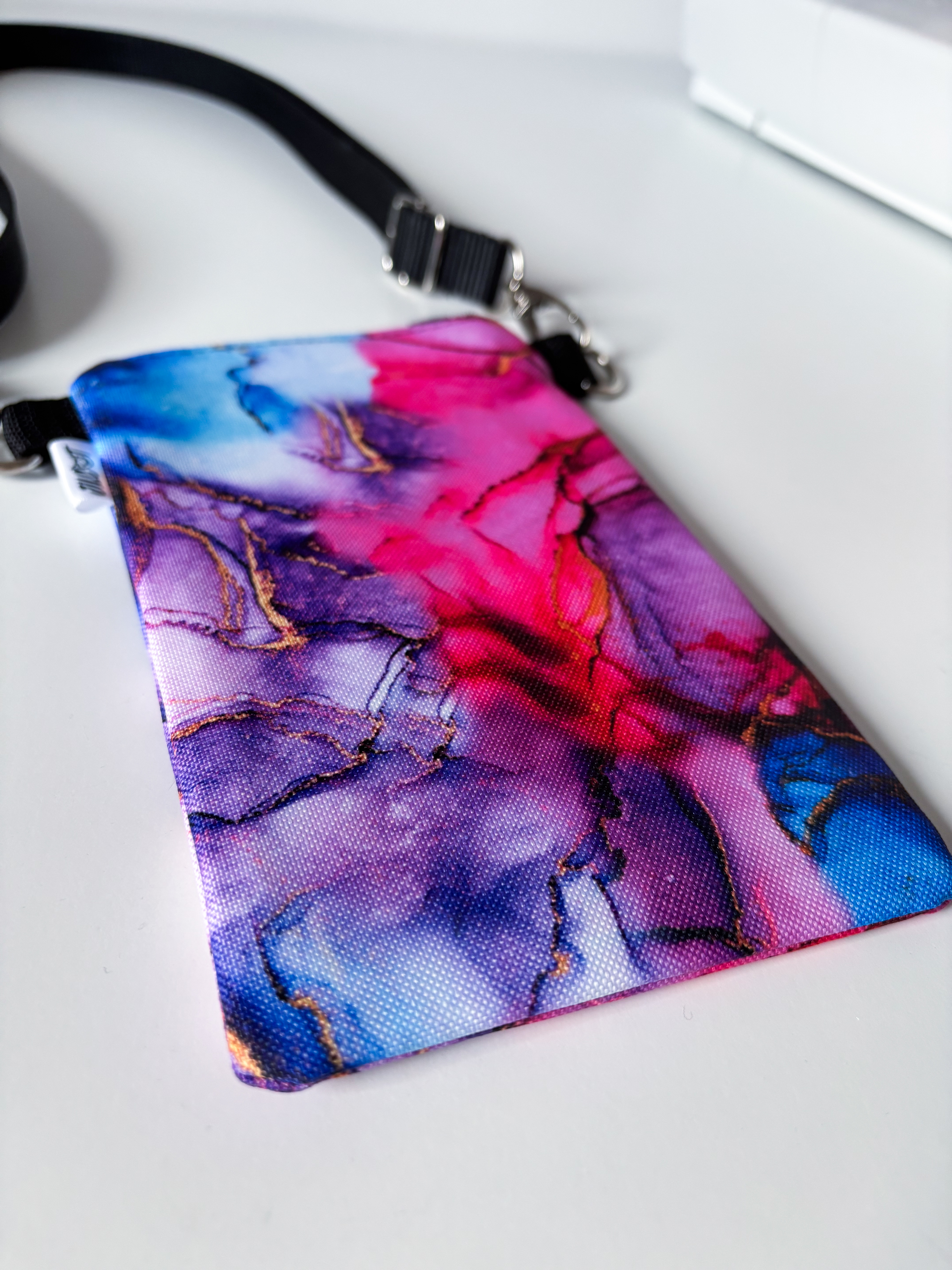 Crossbody na mobil, kočárkovina (růžový mramor)