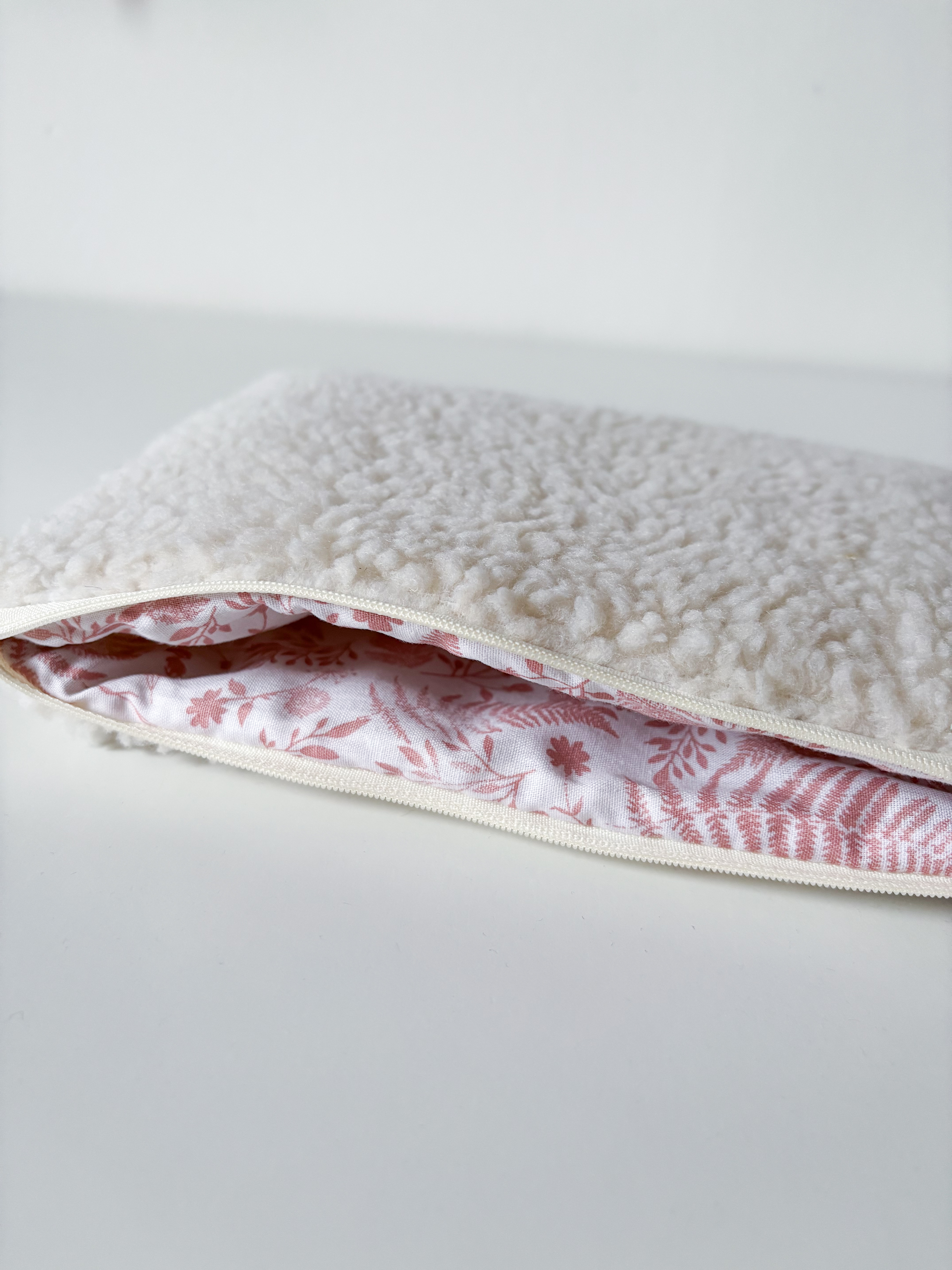 Jilcat kosmetická taštička (Sherpa Beránek krémová)