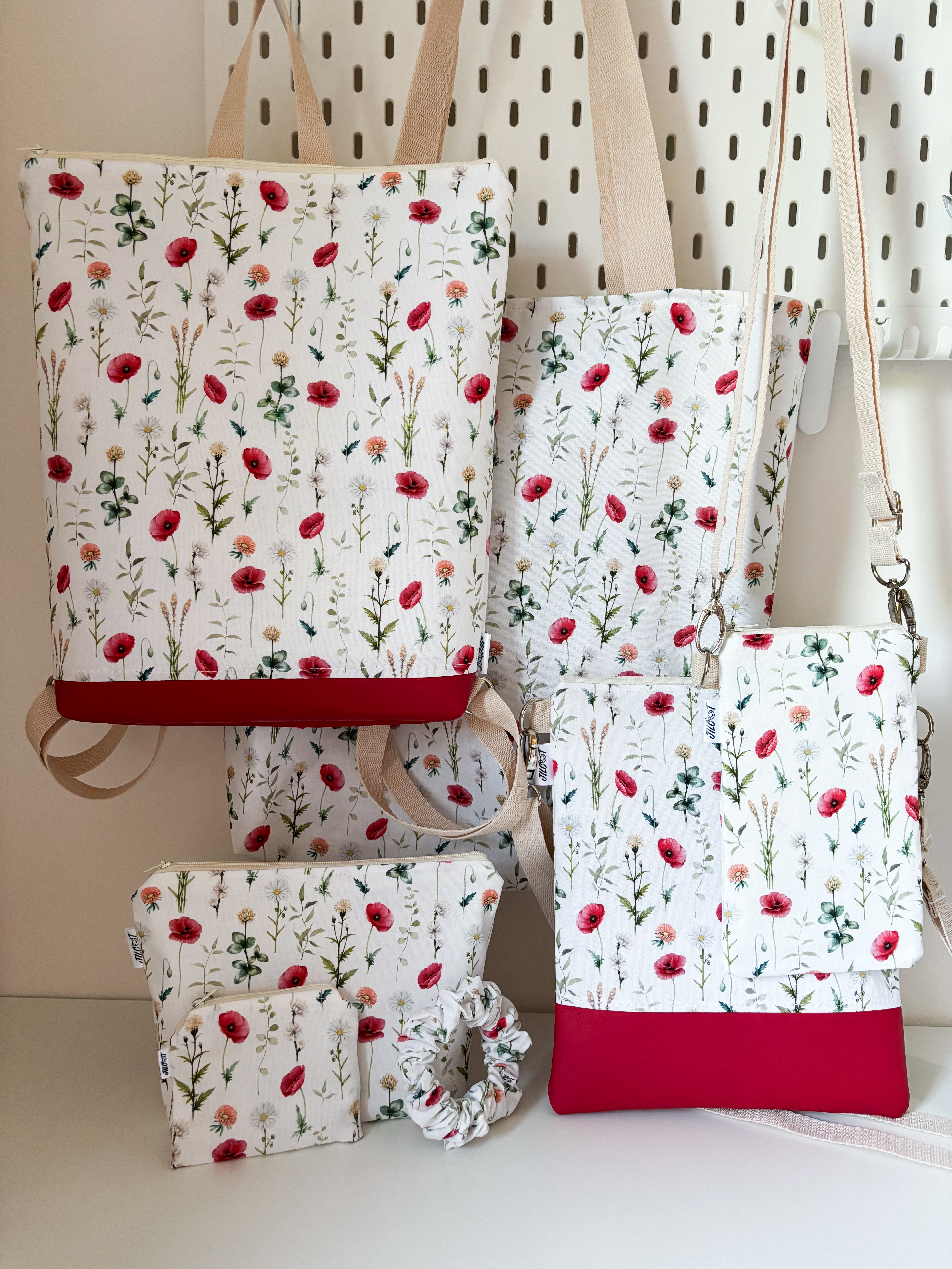 Jilcat crossbody (Vlčí máky + červená koženka)