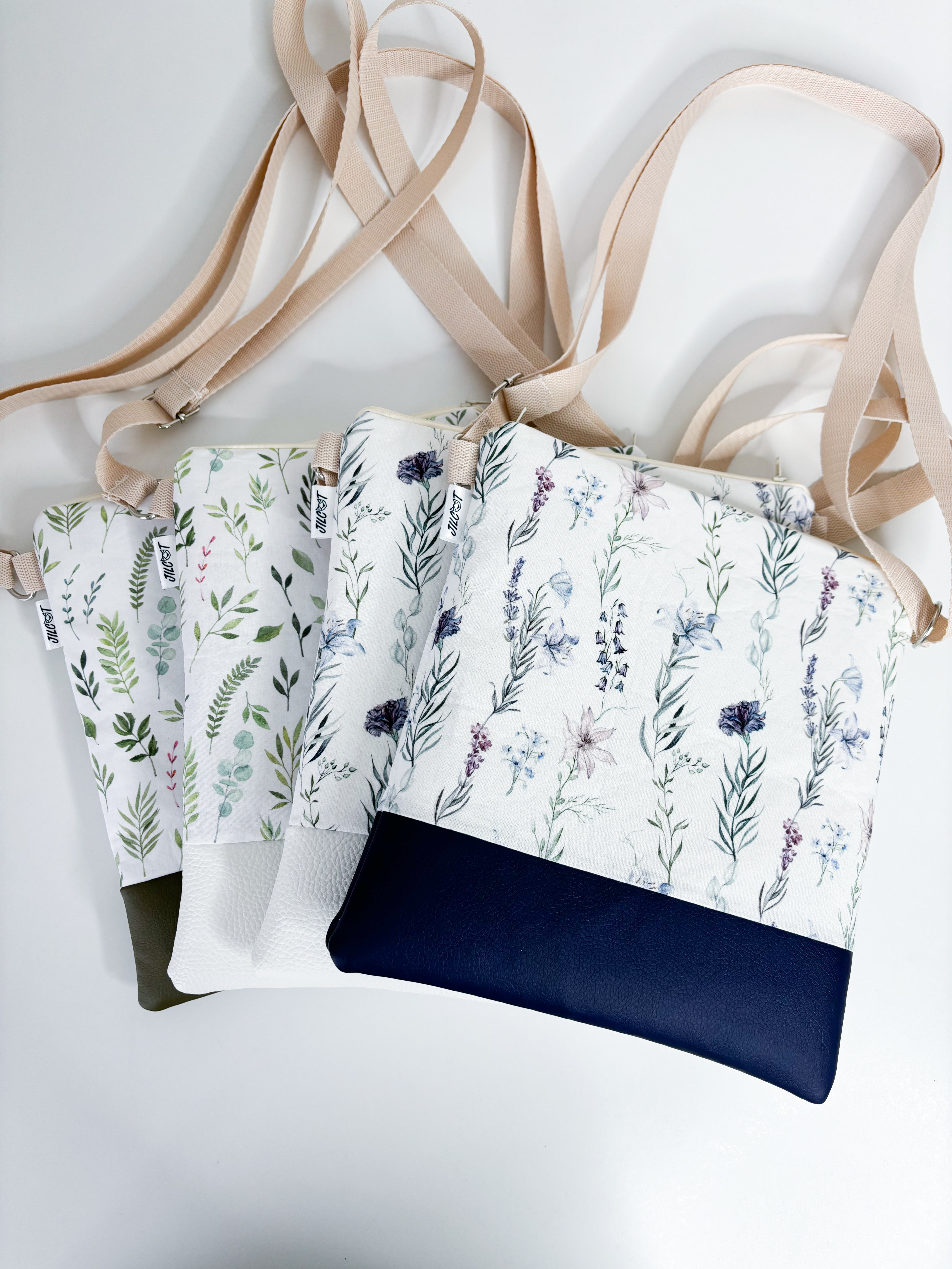 Jilcat crossbody (Modré kvítí + bílá koženka)