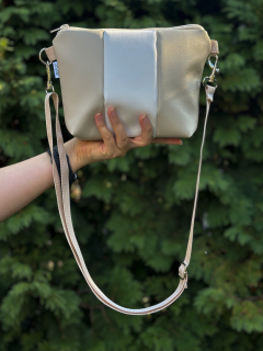 Crossbody Simplicity (Béžové a bílé pruhy)