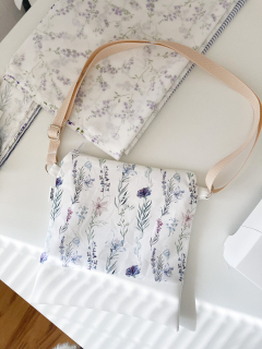 Jilcat crossbody (Modré kvítí + bílá koženka)