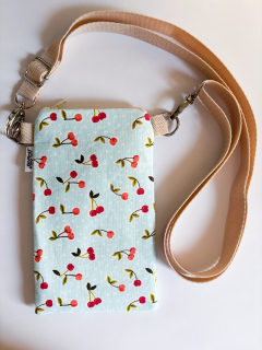 Crossbody na mobil (Třešně)