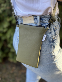 Crossbody na mobil (Khaki s koženkovým popruhem)