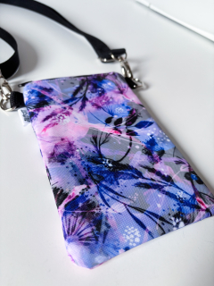 Crossbody na mobil (fialové květy)