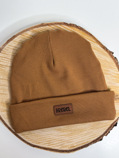 Čepička Malý Rebel (Karamel)