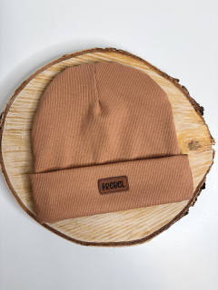 Čepička Malý Rebel (Mocha mousse)