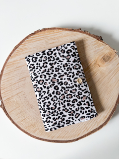 Obal na očkovací průkaz (leopard)